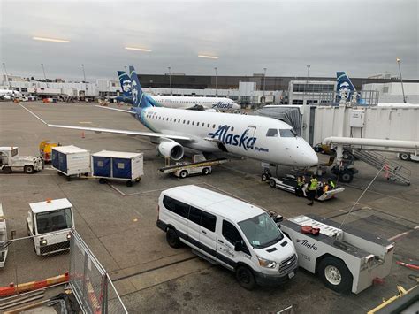 Inside Alaska Airlines Embraer E175s