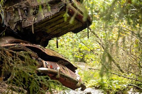 Abandoned Car Wreck Forest - Free photo on Pixabay - Pixabay