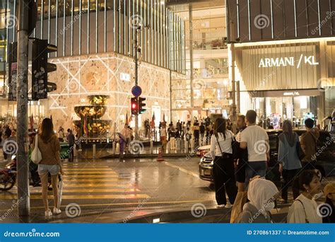 March 2 2023 Bukit Bintang Malaysia People Crossing The Street At