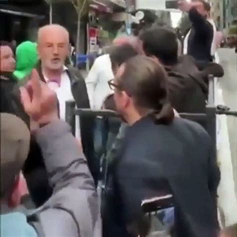 AKP li Hulki Cevizoğlu na Kadıköy de protesto Büyük hayal kırıklığısın