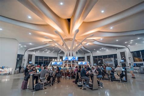 Page, Reagan National Airport | Architectural Lighting Magazine