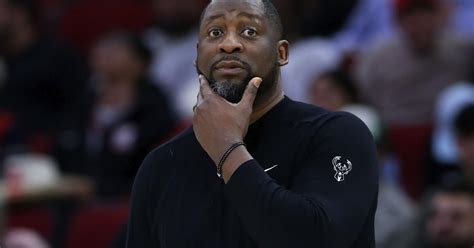 Reports: Bucks fire head coach Adrian Griffin | News | waow.com