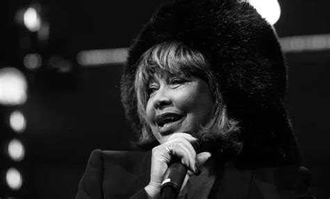 Cantora Tina Turner A Rainha Do Rock N Roll Morre Aos Anos