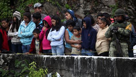 20 dead in bus crash in Mexico