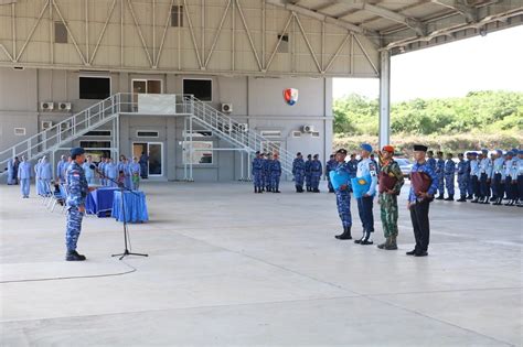 Danlanud EL Tari Pimpin Upacara Bendera 17 An