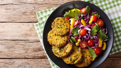 Tortitas De Quinoa Una Cena Llena De Nutrientes Para Seguir Cuidando