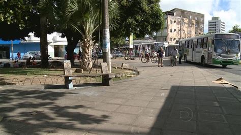 Vídeo Moradores da Encruzilhada reclamam de manutenção em praça do