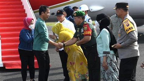 Presiden Jokowi Tiba Di Bengkulu Untuk Resmikan Tol Esok Hari