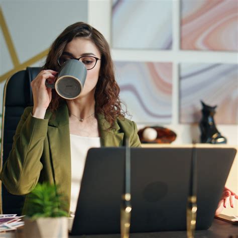 designing sets  sing creating atmosphere  studio shoots rent