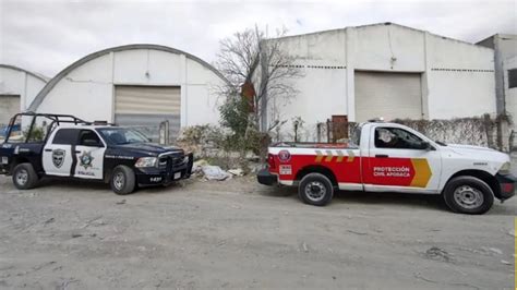 Rescatan a ladrón que quedó atrapado entre dos paredes en Apodaca El