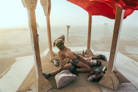 Burning Man Erotic 66 Photo Naked Chiks