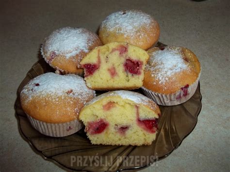 Muffinki Z Owocami Truskawkami Przepis Przyslijprzepis Pl