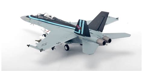 JC Wings Military 1:72 United States Navy FWS Top Gun F/A-18F Super ...