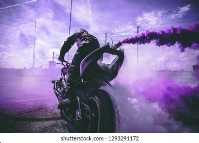 804 Motorcycle Burnout Images, Stock Photos, 3D objects, & Vectors | Shutterstock