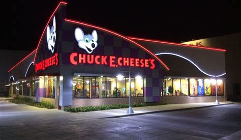 Chuck E Cheese Nostalgia Fades As Animatronic Band Set To Retire La