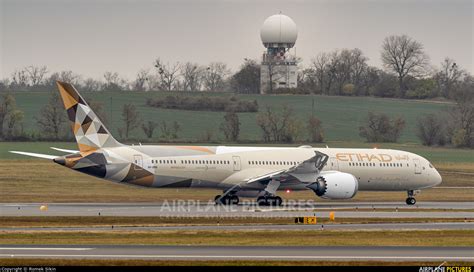 A6 BMA Etihad Airways Boeing 787 10 Dreamliner At Vienna Schwechat