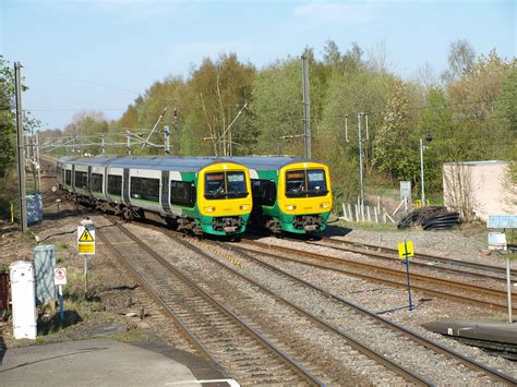 London Midland Class 323 S 323213 And 323241 London Midlan Flickr