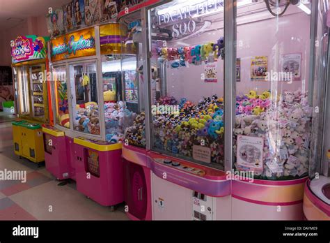 Japanese Claw Crane Machines, Minato Mirai 21, Yokohama Stock Photo - Alamy