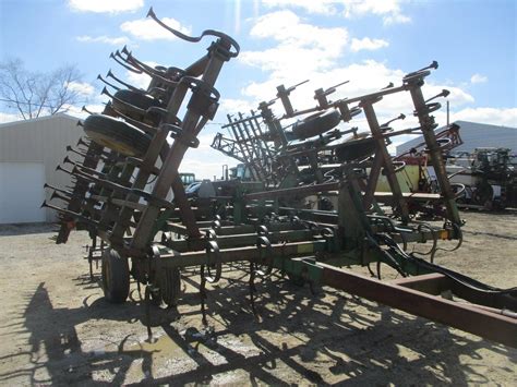 John Deere 980 Field Cultivator 7 500 Machinery Pete