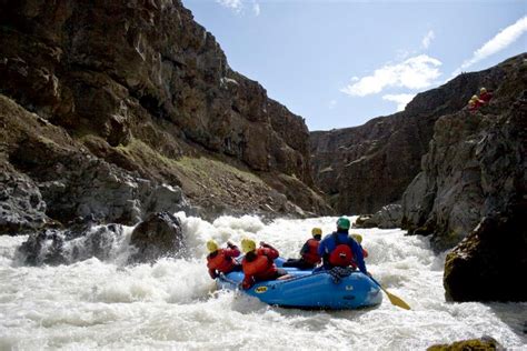 The Ultimate Guide to White Water Rafting in Iceland