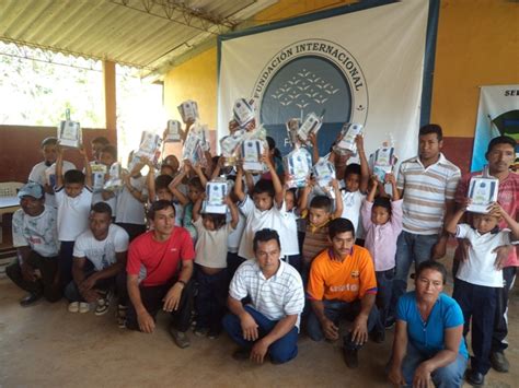 Entrega De Kits Escolares En La Vereda La Uni N Municipio De Piendam