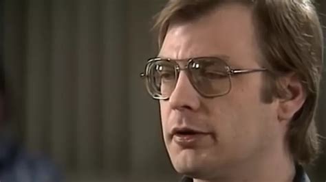 Urna Funer Ria De Jeffrey Dahmer Est Venda Saiba Quanto Livre Catraca