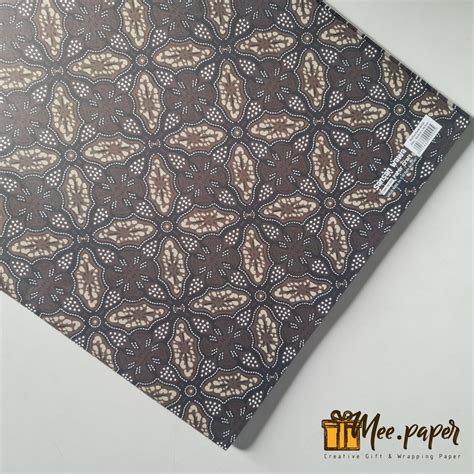 Jual Kertas Kado Sansan Wawa Motif Batik Dark Brown Bungkus