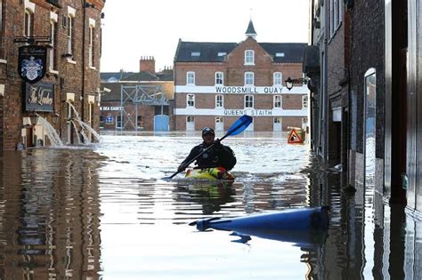 Learning to live with floods will be key to UK policy review | New ...