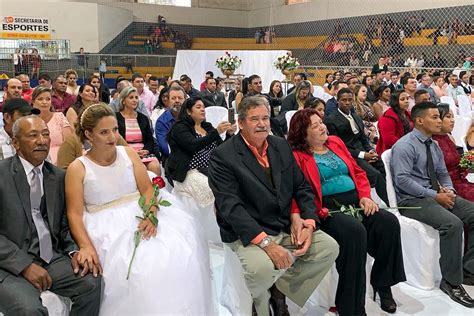 Serra do Salitre ganha casamento comunitário V9 TV Uberlândia