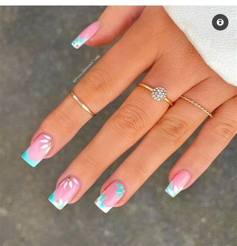 Pin de Britney Szekley en Beauty en 2024 Manicura de uñas Manicura