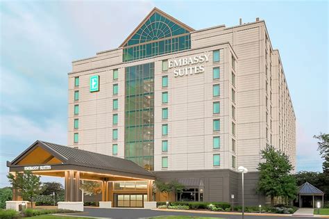 Embassy Suites Hotels in Naperville, IL - Find Hotels - Hilton