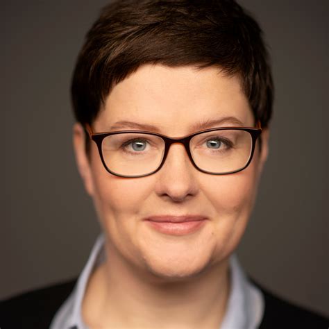 Angela Heidrich Leiterin Finanzen Und Controlling Hcre Gmbh Xing