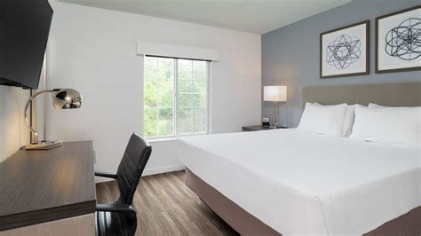 Book Our Pet-Friendly Hotel Suites in White Plains, NY | Hyatt House White Plains