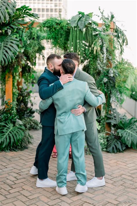 71 Impresionantes Fotografías De Una Boda Gay Poliamorosa En Brasil