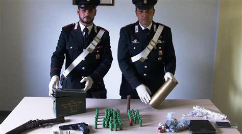 Blitz A Bronte E Piedimonte Sequestrate Armi E Droga Live Sicilia