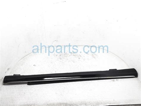 2018 Mercedes C300 Rocker Trim Passenger Side Skirt Molding Black