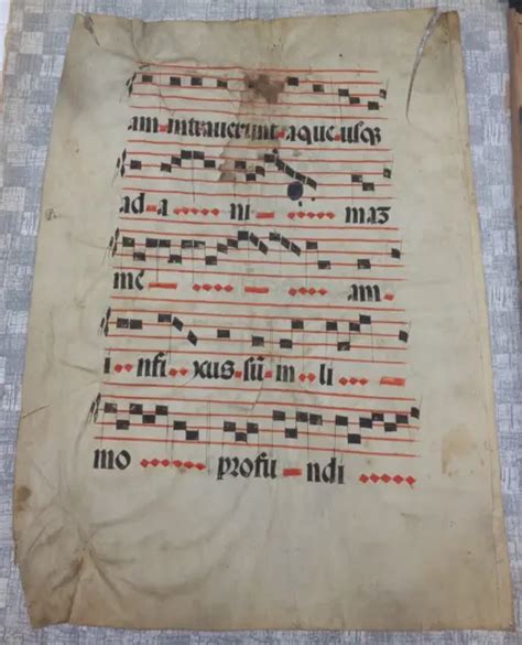 PAGE GRANDE ANTIPHONAIRE XVème ou XVIème siècle médieval velin