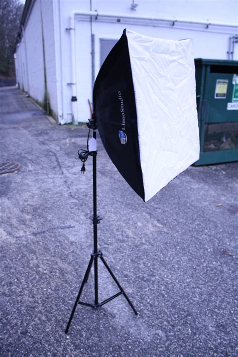 LimoStudio 24x24 Soft Box With Light Stand OPEN BOX Camera Concepts