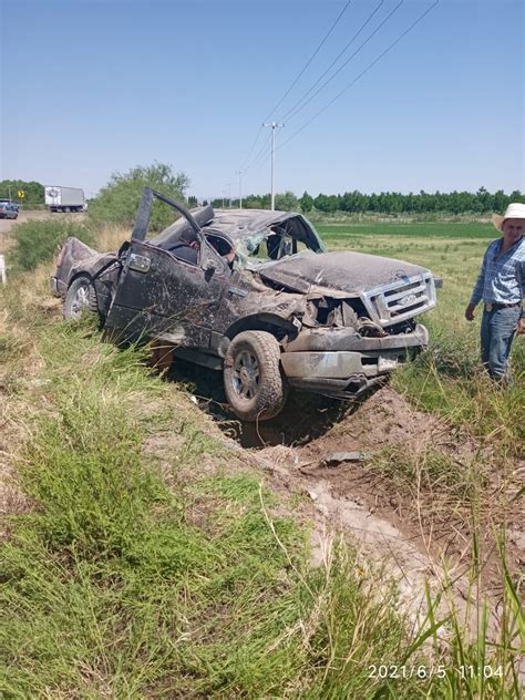 Vuelca Familia En La Carretera A Delicias Saucillo Hay Cuatro Lesionados