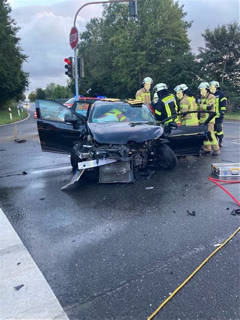 Zusammenstoß an beampelter Kreuzung DN News