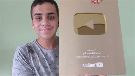 Minha Placa De Ouro Milh O Do Youtube Chegou Youtube