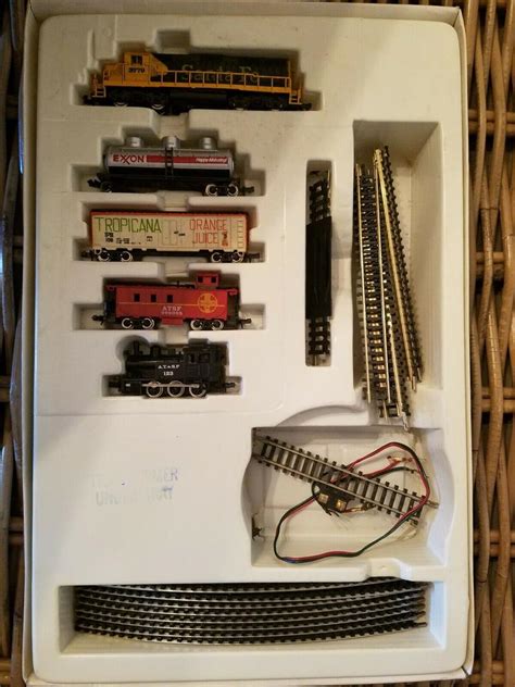 Model Power N Scale Electric Train Set Gold Spike Series Mutt And Jeff