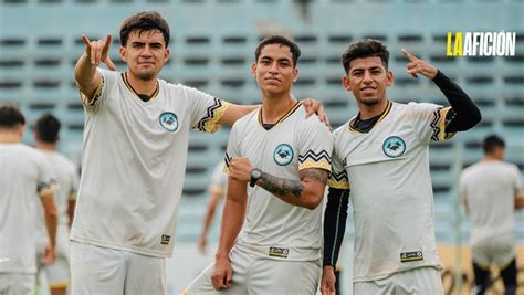 Plantel del Tampico Madero campeón de ascenso gana juego de homenaje