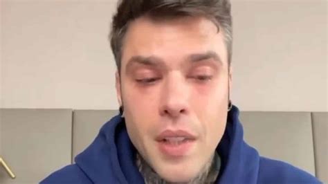 Fedez In Lacrime Mi Hanno Diagnosticato Una Malattia Cosa Sta