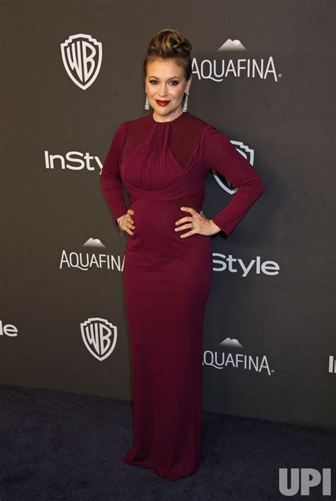 Photo Alyssa Milano Attends The InStyle And Warner Bros Golden Globe