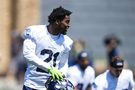 After Short Holdout Seahawks Ink Top Pick Witherspoon To Deal