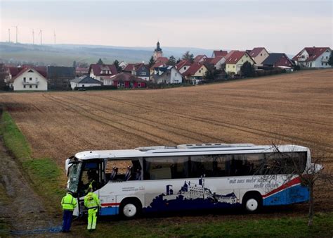 Wypadek Autobusu Szkolnego W Niemczech Nie Yje Dwoje O Mioletnich