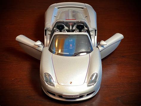 Porsche Carrera GT [AUTOart] [1:18] : r/Diecast