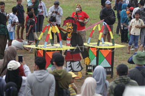 Festival Layang Layang Internasional Di Surabaya Antara Foto