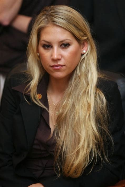 Anna Kournikova’s blonde hair is impressive | Who2